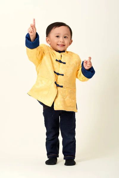 Chinese baby boy in traditional Chinese New Year outfit — Stock Photo, Image