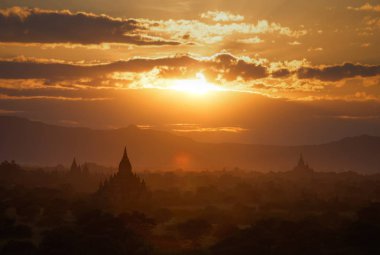 Tapınak ve pagodadan Myanmar