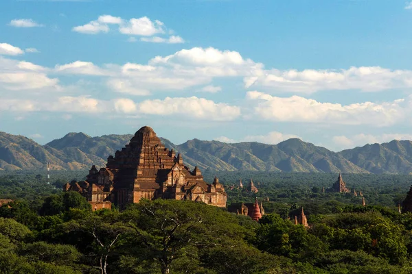 Tempel och pagoder i Myanmar — Stockfoto