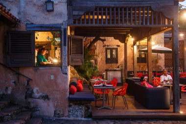 Konfor kafe veranda üzerinde göster