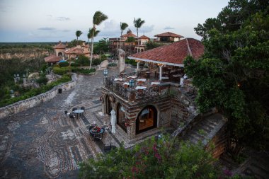 Otel kompleksi mimarisi