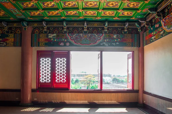 Интерьер китайского храма — стоковое фото