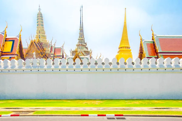 Wat Phra Kaew, Templo del Buda Esmeralda en el Royal Grand Palac —  Fotos de Stock