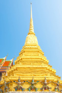 Golden pagoda altında devleri, The Grand Palace savaşçı heykeli bir