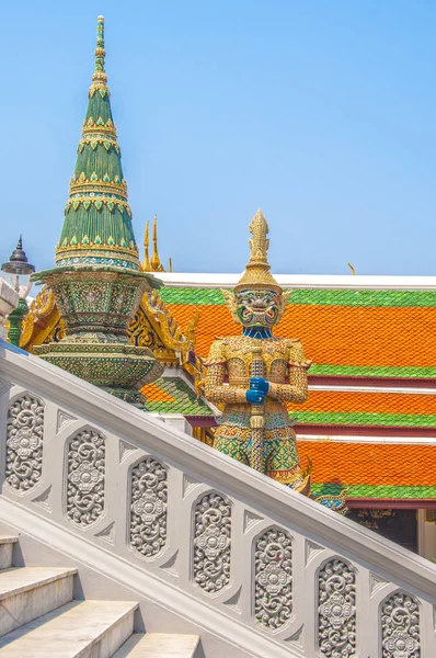 Ο θεματοφύλακας γιγάντια δαίμονας στο Wat Phra Kaew, το Grand Palace, Μπανγκόκ — Φωτογραφία Αρχείου