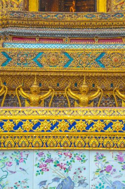 Tay desen, Grand palace ve Wat phr Garuda heykeli