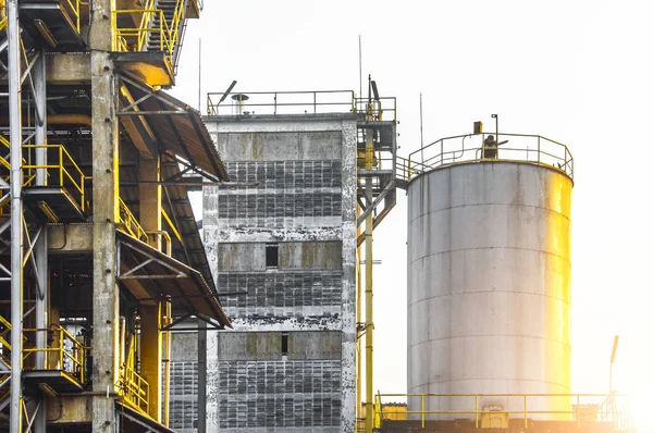 Industrial view at oil refinery plant form industry zone — Stock Photo, Image