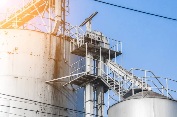 Industrial view at oil refinery plant form industry zone — Stock Photo, Image