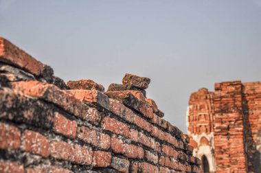Wat Phrasisanpetch (Phra Si Sanphet) tuğla duvara. Ayutthaya Merhaba