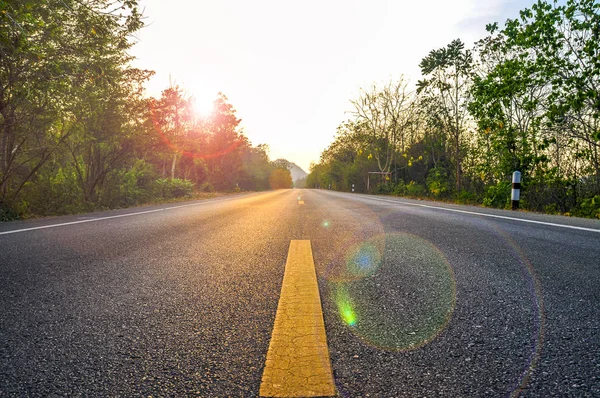 Road view, sárga center vonalak közelről — Stock Fotó