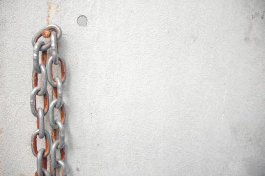 Beton zemin arka planda zincir