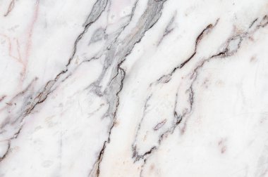 Arka plan için doğal desenli beyaz mermer dokusu.