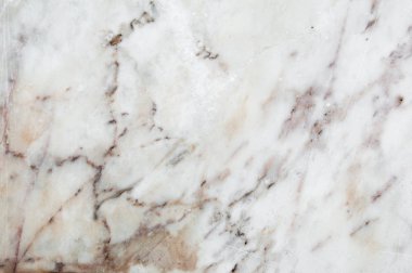 Arka plan için doğal desenli beyaz mermer dokusu.
