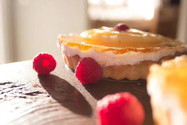 Güneşli ananas tartlets