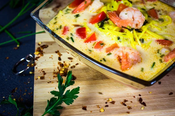 Tay prawn Hindistan cevizi çorbası