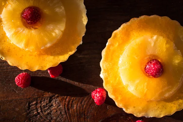 Güneşli ananas tartlets