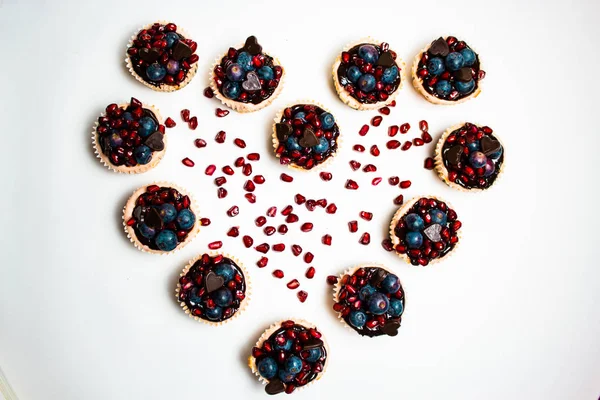 Yaban mersini, nar ve çikolata ile peynir cupcakes