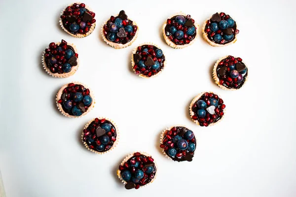 Yaban mersini, nar ve çikolata ile peynir cupcakes