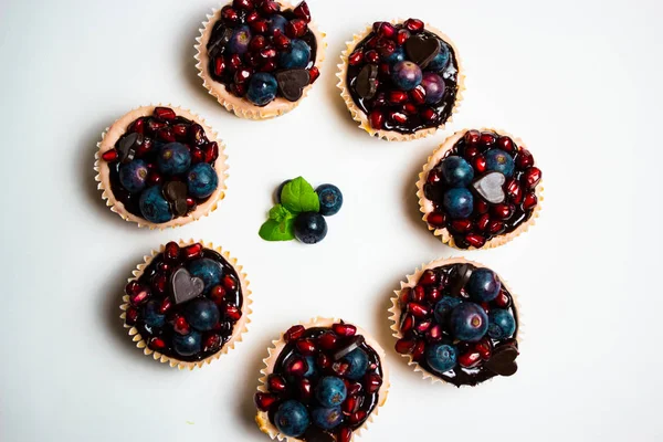 Yaban mersini, nar ve çikolata ile peynir cupcakes