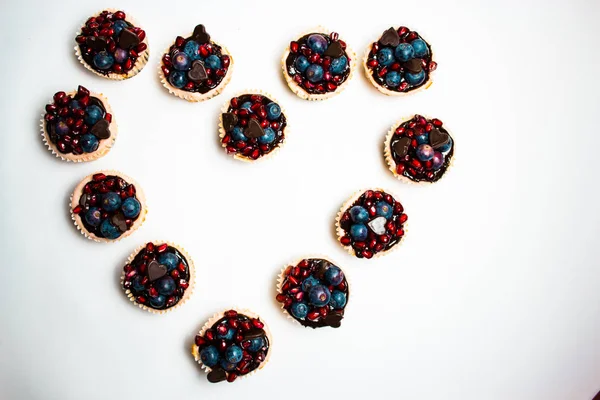 Yaban mersini, nar ve çikolata ile peynir cupcakes