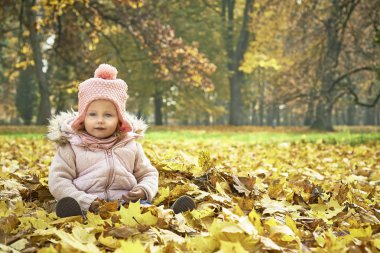 Çocuk sonbahar renkleri