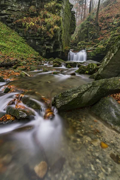 Autumn waterfalls with stones — Stock Photo, Image