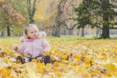 Çocuk sonbahar renkleri