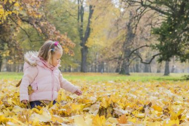 Çocuk sonbahar renkleri