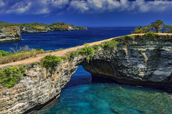 Melekler Billabong Nusa Penida üzerinden