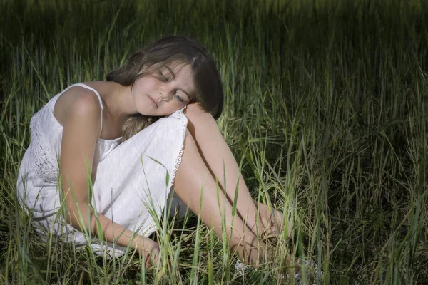 Young girl — Stock Photo, Image