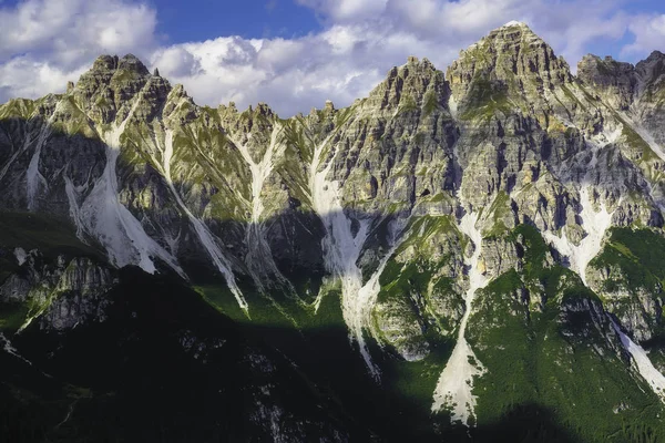 Pohled z horského sedla Kreuzjoch — Stock fotografie