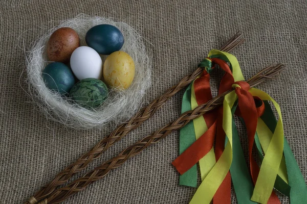 捷克棒与不同颜色的复活节彩蛋 — 图库照片