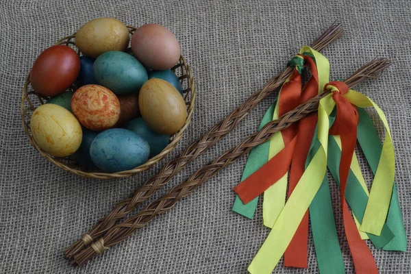 捷克棒与不同颜色的复活节彩蛋 — 图库照片
