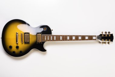 Tam uzunlukta sunburst gitar 