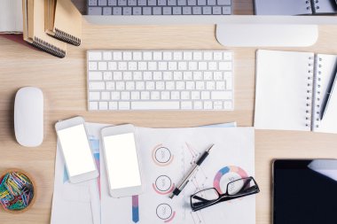 Çeşitli öğeleri ile Ofis Masası