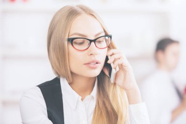 Evet çok güzel sarışın kadın