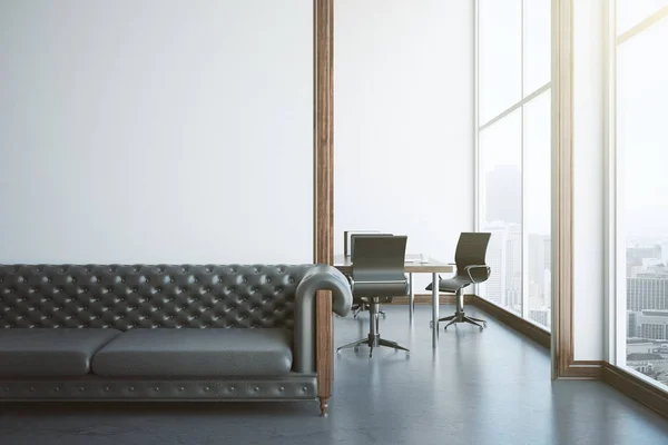 Interior com sofá e parede em branco — Fotografia de Stock