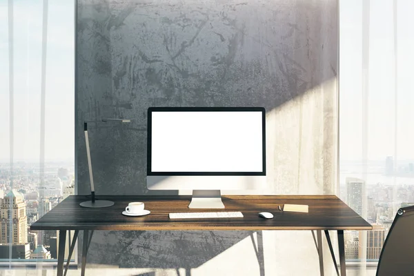 Designer bureau avec ordinateur blanc — Photo