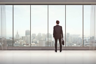 Erkek evrak çantası'nda modern iç ile arka görünümü mesafe içine arıyorum şehir manzaralı. Araştırma kavramı. 3D render