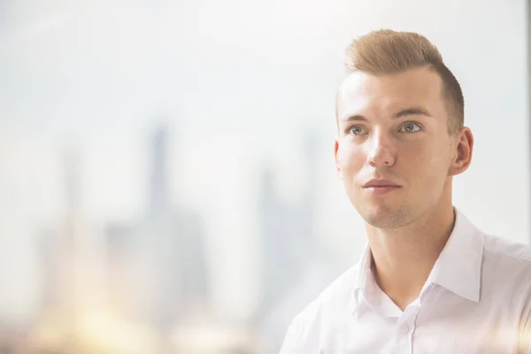 Retrato de hombre de negocios en camisa formal —  Fotos de Stock