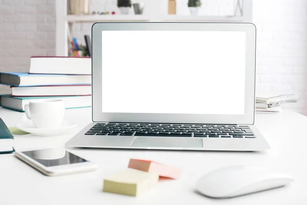 Office asztali fehér laptop — Stock Fotó