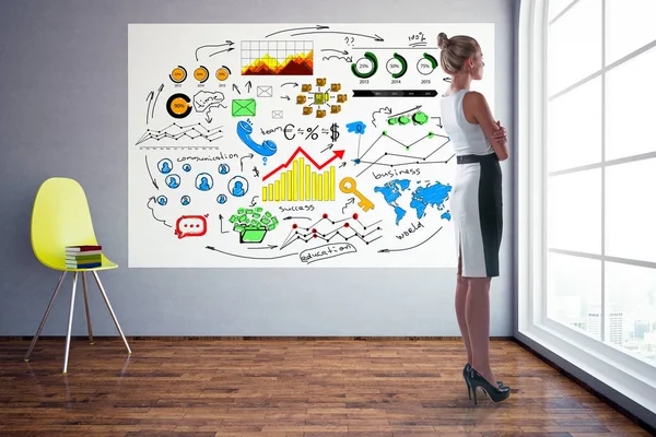 Jonge zakenman kijkt uit raam in moderne kamer met zakelijke schets op whiteboard en stoel met boeken. Onderzoek concept. 3D-rendering — Stockfoto