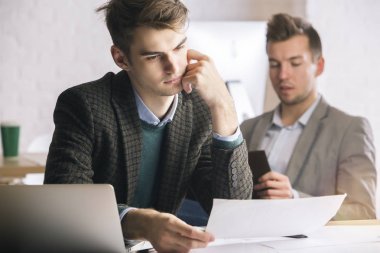 Yakışıklı adam çizim mimari kroki