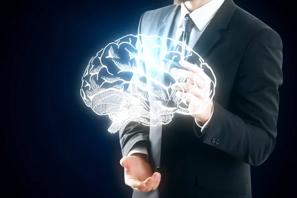 Бизнесмен рисует цифровой мозг — стоковое фото