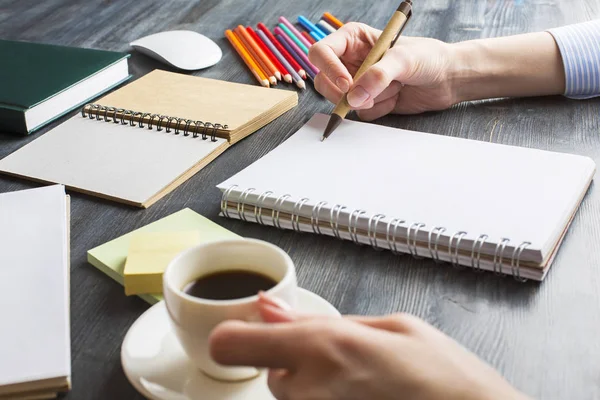 Lady writing in notepad — Stock Photo, Image