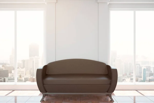 Interiér s pohovkou a prázdnou zeď — Stock fotografie