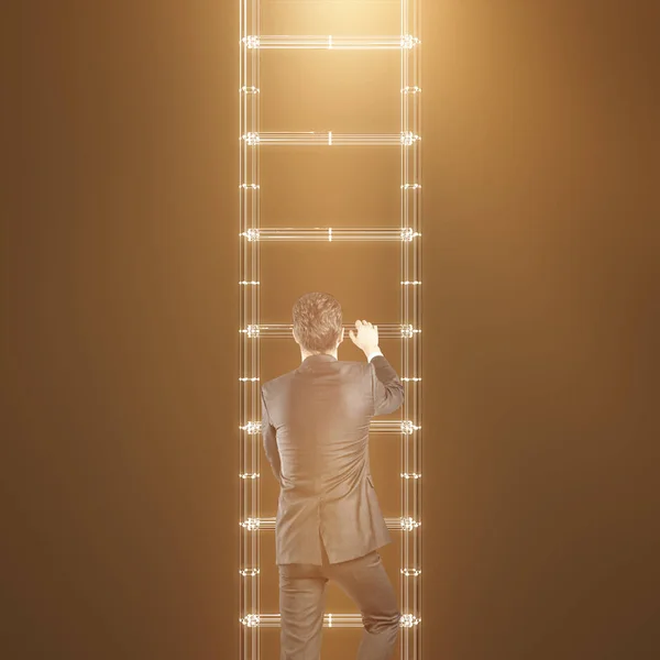 Обратный вид молодого бизнесмена, взбирающегося по абстрактной цифровой лестнице на янтарном фоне. Концепция роста — стоковое фото