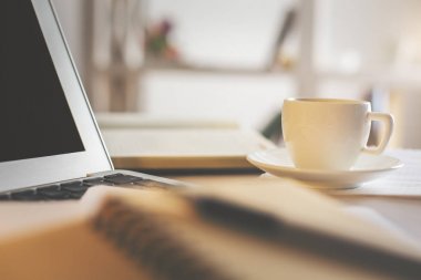 Defter, kahve ve not defteri