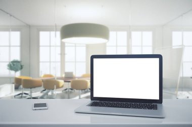 Boş beyaz dizüstü bilgisayar konferans salonu