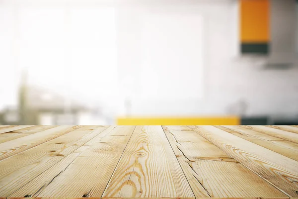 Table en bois clair gros plan — Photo